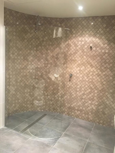 Suite 11 Victoria Square - Kawana Tourism 13
