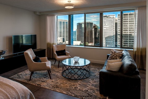 Suite 11 Victoria Square - Kawana Tourism 1