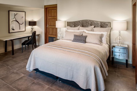 Suite 11 Victoria Square - Kawana Tourism 10