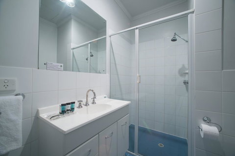 Franklin Apartments - Kawana Tourism 13