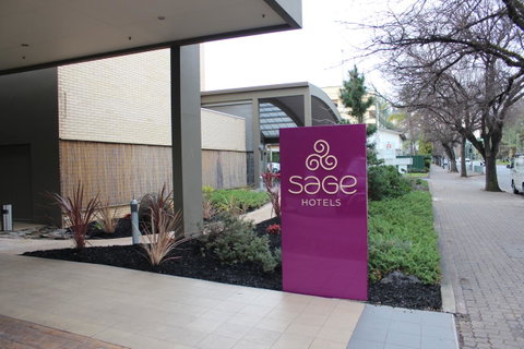 The Terrace Hotel Adelaide - Kawana Tourism 21