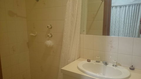 Gaerwood B&B - Kawana Tourism 12