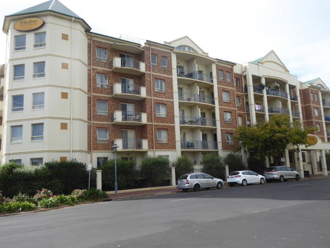 Adelaide City Apartment - 3br, 2bath & Carpark - Kawana Tourism 0