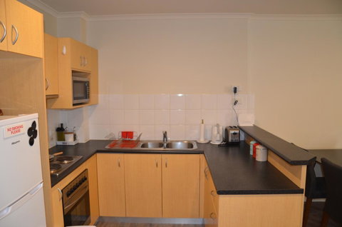 Adelaide City Apartment - 3br, 2bath & Carpark - Kawana Tourism 5