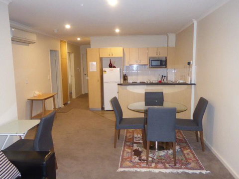 Adelaide City Apartment - 3br, 2bath & Carpark - Kawana Tourism 3