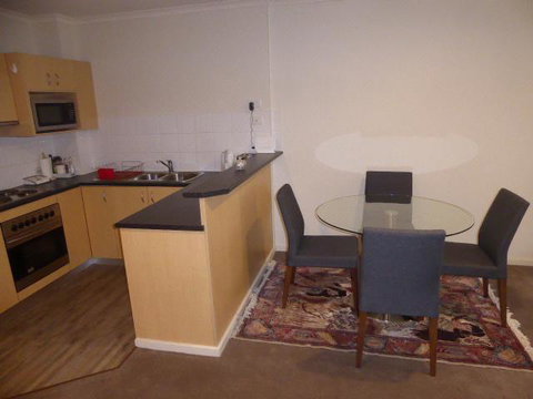 Adelaide City Apartment - 3br, 2bath & Carpark - Kawana Tourism 8
