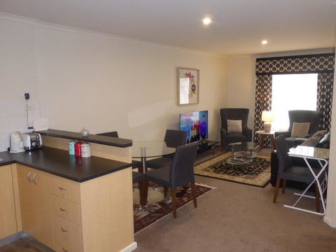 Adelaide City Apartment - 3br, 2bath & Carpark - Kawana Tourism 6