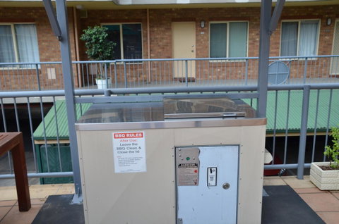 Adelaide City Apartment - 3br, 2bath & Carpark - Kawana Tourism 21