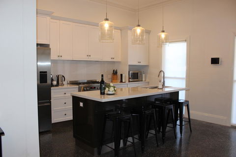 Barossa Bed & Breakfast - Kawana Tourism 4