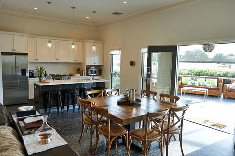 Barossa Bed & Breakfast - Kawana Tourism 7