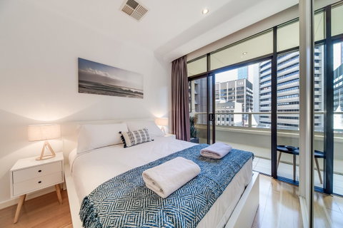 York Apartments On Grenfell - Kawana Tourism 12