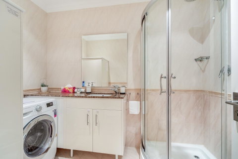 York Apartments On Grenfell - Kawana Tourism 15
