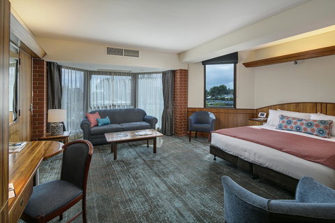 Arkaba Hotel - Kawana Tourism 3