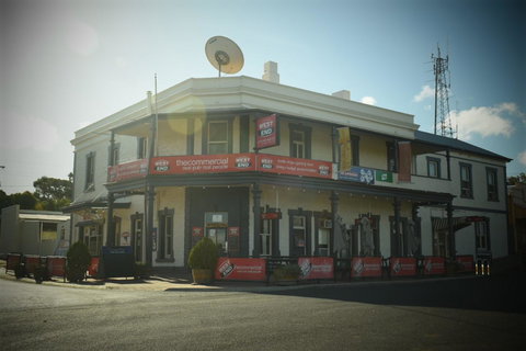 Commercial Hotel Morgan - Kawana Tourism 0