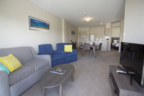 Hume Serviced Apartments - Kawana Tourism 18