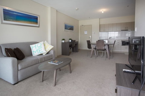 Hume Serviced Apartments - Kawana Tourism 11