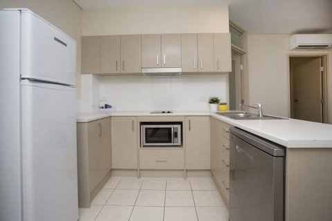 Hume Serviced Apartments - Kawana Tourism 16