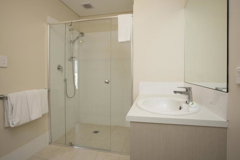 Hume Serviced Apartments - Kawana Tourism 8