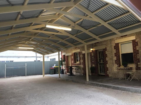 Two Cow Cottage Bed & Breakfast - Kawana Tourism 7