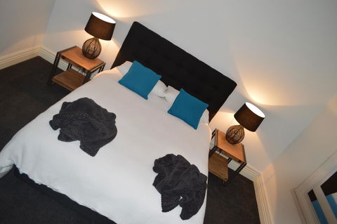Two Cow Cottage Bed & Breakfast - Kawana Tourism 17
