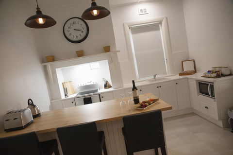 Two Cow Cottage Bed & Breakfast - Kawana Tourism 33