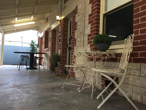 Two Cow Cottage Bed & Breakfast - Kawana Tourism 0