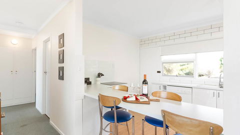 Victor Apartments - Kawana Tourism 6