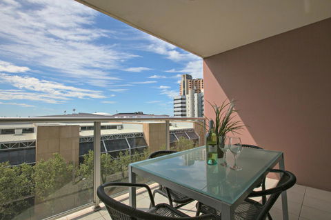 Adelaide DressCircle Apartments - North Terrace - Kawana Tourism 1
