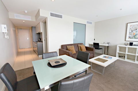 Adelaide DressCircle Apartments - North Terrace - Kawana Tourism 12