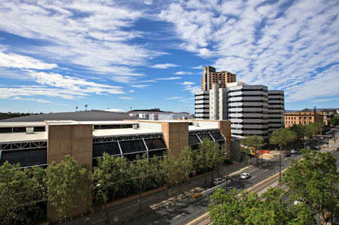 Adelaide DressCircle Apartments - North Terrace - Kawana Tourism 35