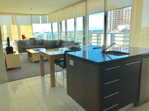 Adelaide DressCircle Apartments - North Terrace - Kawana Tourism 3