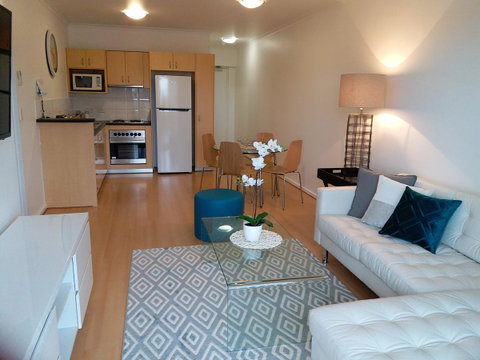 Spacious 4 BR And 2 Bathrooms City Apartment - Kawana Tourism 12