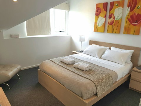 Spacious 4 BR And 2 Bathrooms City Apartment - Kawana Tourism 4