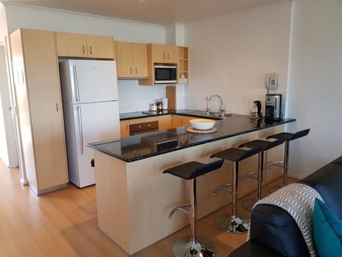 Spacious 4 BR And 2 Bathrooms City Apartment - Kawana Tourism 2