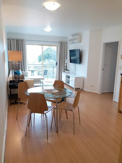 Spacious 4 BR And 2 Bathrooms City Apartment - Kawana Tourism 13