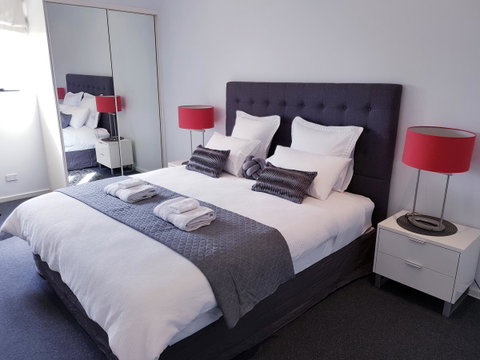 Spacious 4 BR And 2 Bathrooms City Apartment - Kawana Tourism 3