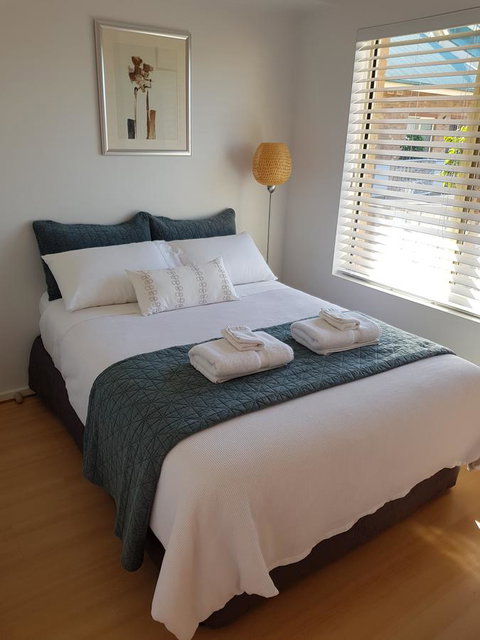 Spacious 4 BR And 2 Bathrooms City Apartment - Kawana Tourism 6