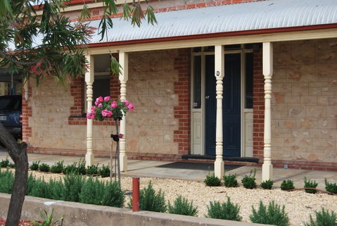 Jacaranda Cottage - Kawana Tourism 13