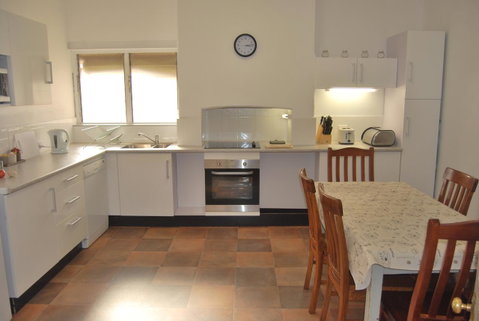 Jacaranda Cottage - Kawana Tourism 3