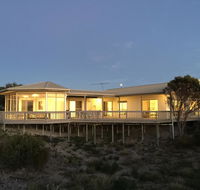 White Sands Holiday Retreat - Kawana Tourism