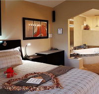 Romantic Getaways at Riverview Rise Retreats - Kawana Tourism