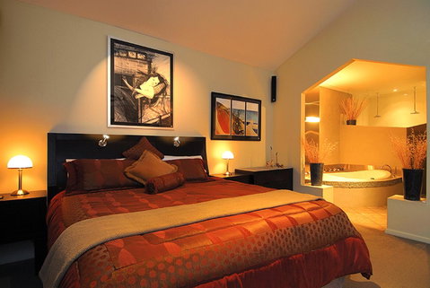 Riverview Rise Retreats - Kawana Tourism 2