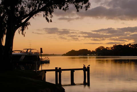 Riverview Rise Retreats - Kawana Tourism 11