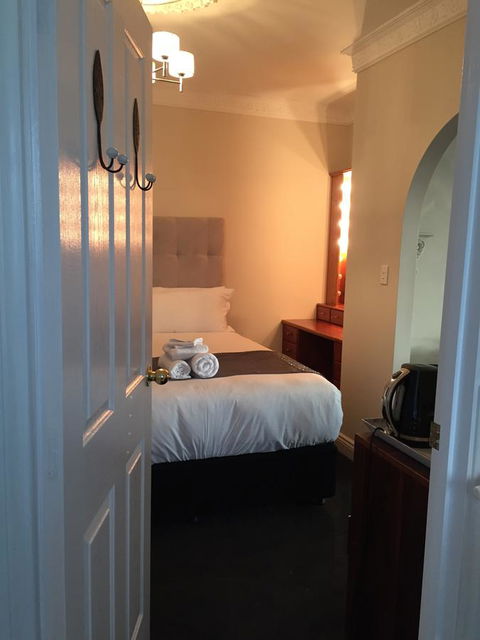 Angaston House - Kawana Tourism 6