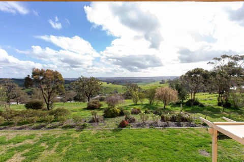 Angaston House - Kawana Tourism 9