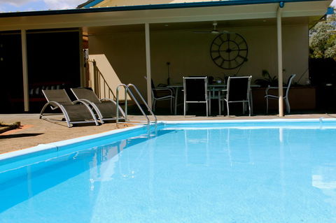 Isis Motel Scone - Kawana Tourism 1