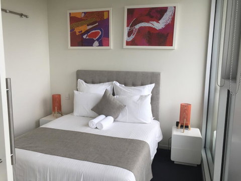 Tasha\'s Apartments On Warwick - Kawana Tourism 25