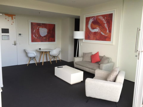 Tasha\'s Apartments On Warwick - Kawana Tourism 40