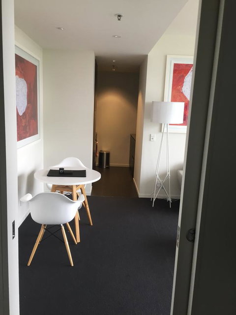 Tasha\'s Apartments On Warwick - Kawana Tourism 11