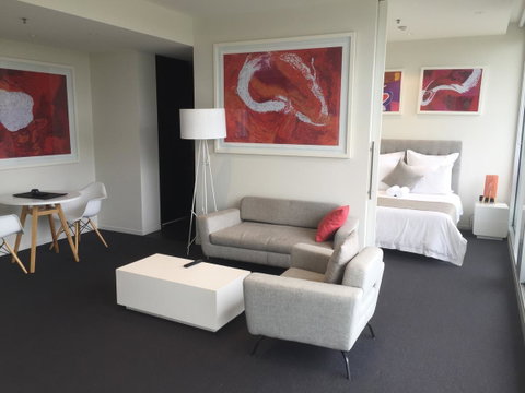Tasha\'s Apartments On Warwick - Kawana Tourism 9